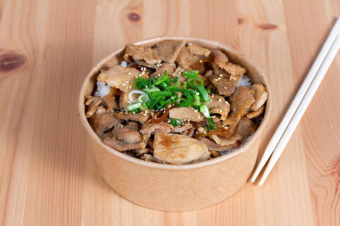 Shogayakidon (生姜焼き丼)